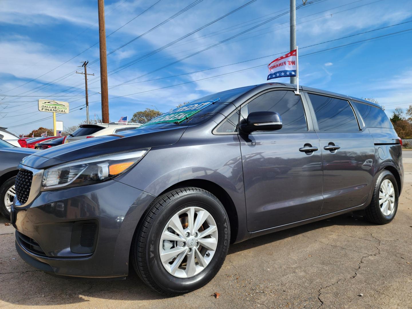 2017 GRAY Kia Sedona LX (KNDMB5C16H6) , AUTO transmission, located at 2660 S.Garland Avenue, Garland, TX, 75041, (469) 298-3118, 32.885551, -96.655602 - Welcome to DallasAutos4Less, one of the Premier BUY HERE PAY HERE Dealers in the North Dallas Area. We specialize in financing to people with NO CREDIT or BAD CREDIT. We need proof of income, proof of residence, and a ID. Come buy your new car from us today!! This is a Very clean 2017 HYUNDAI KIA - Photo#7